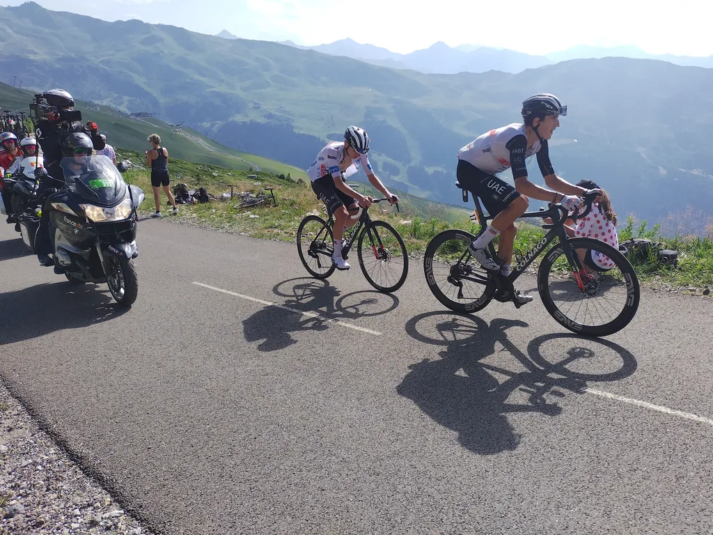 Tadej Pogačar en plein effort lors d'une étape de montagne